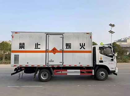 加格达奇爆破器材运输车
