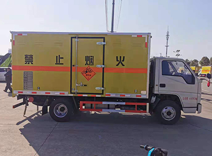 加格达奇爆破器材运输车工人安全操作规范与智能技术保障
