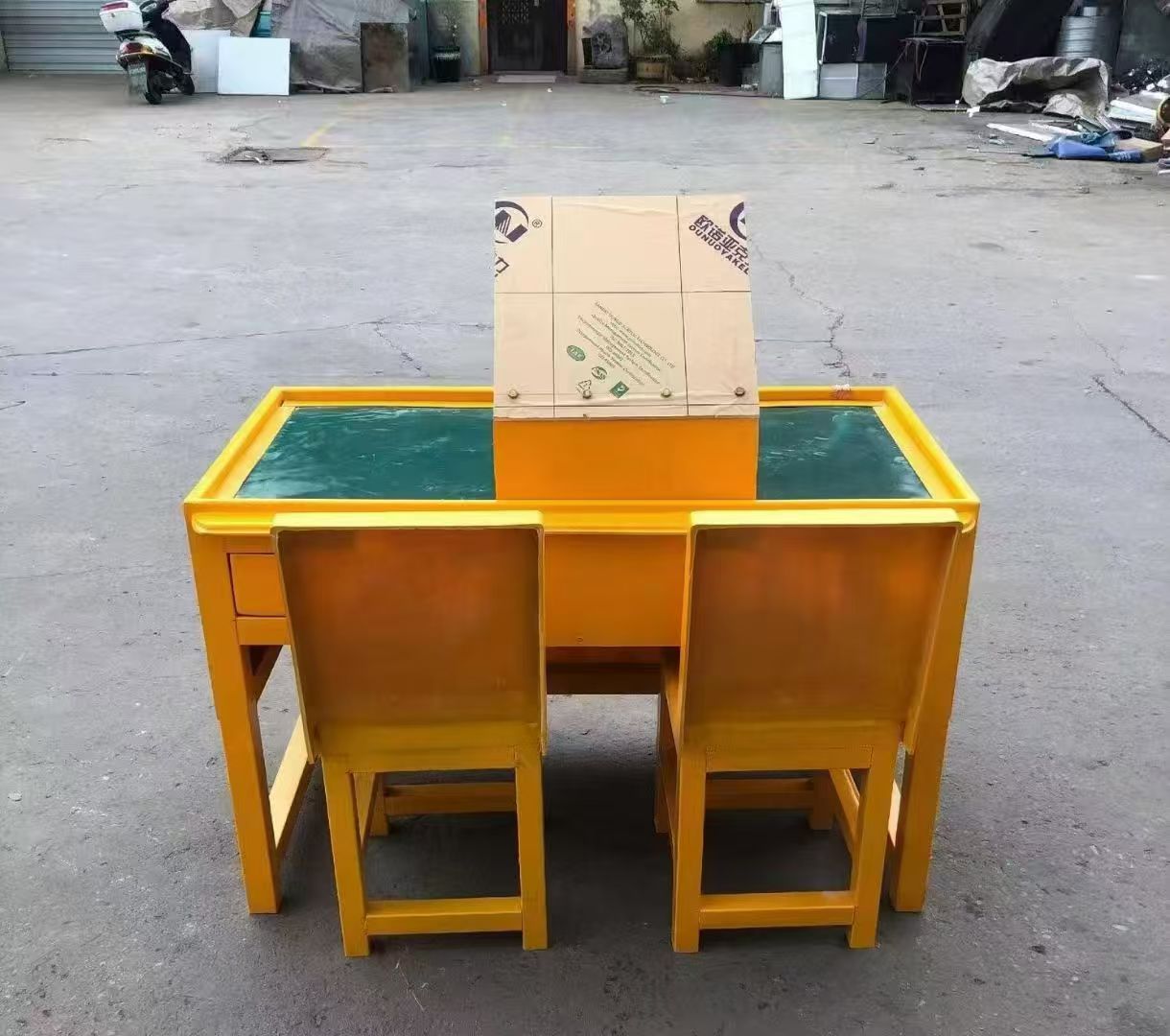 加格达奇防静电导通桌井下煤矿火工品发放桌：危险品流转的安全守护者